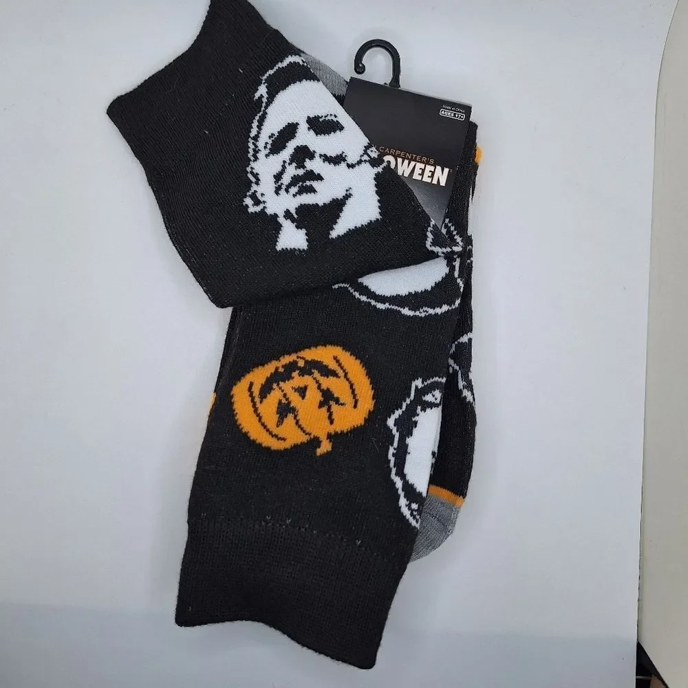 Michael Meyers Halloween socks 2 pair John Carpenters scary thriller accessory